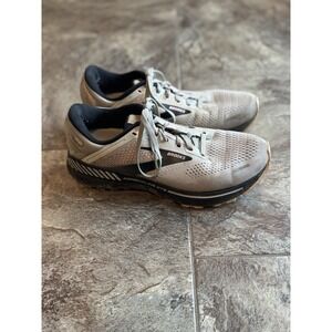 Brooks Adrenaline GTS 22 Women's Size 9 B‎ (Medium) Running Shoes Gray